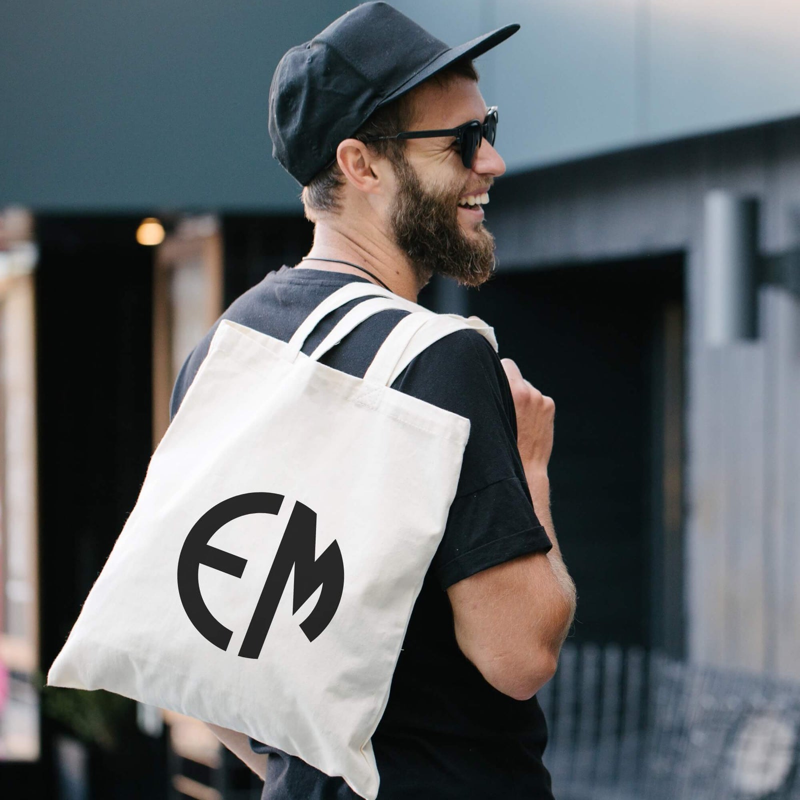 Design-Your-Own Tote Bag Bar